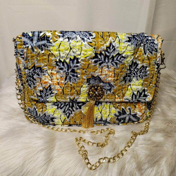 Afunwa Multicoloured Single Chain Seam Strap Seam Beach Bag in style
